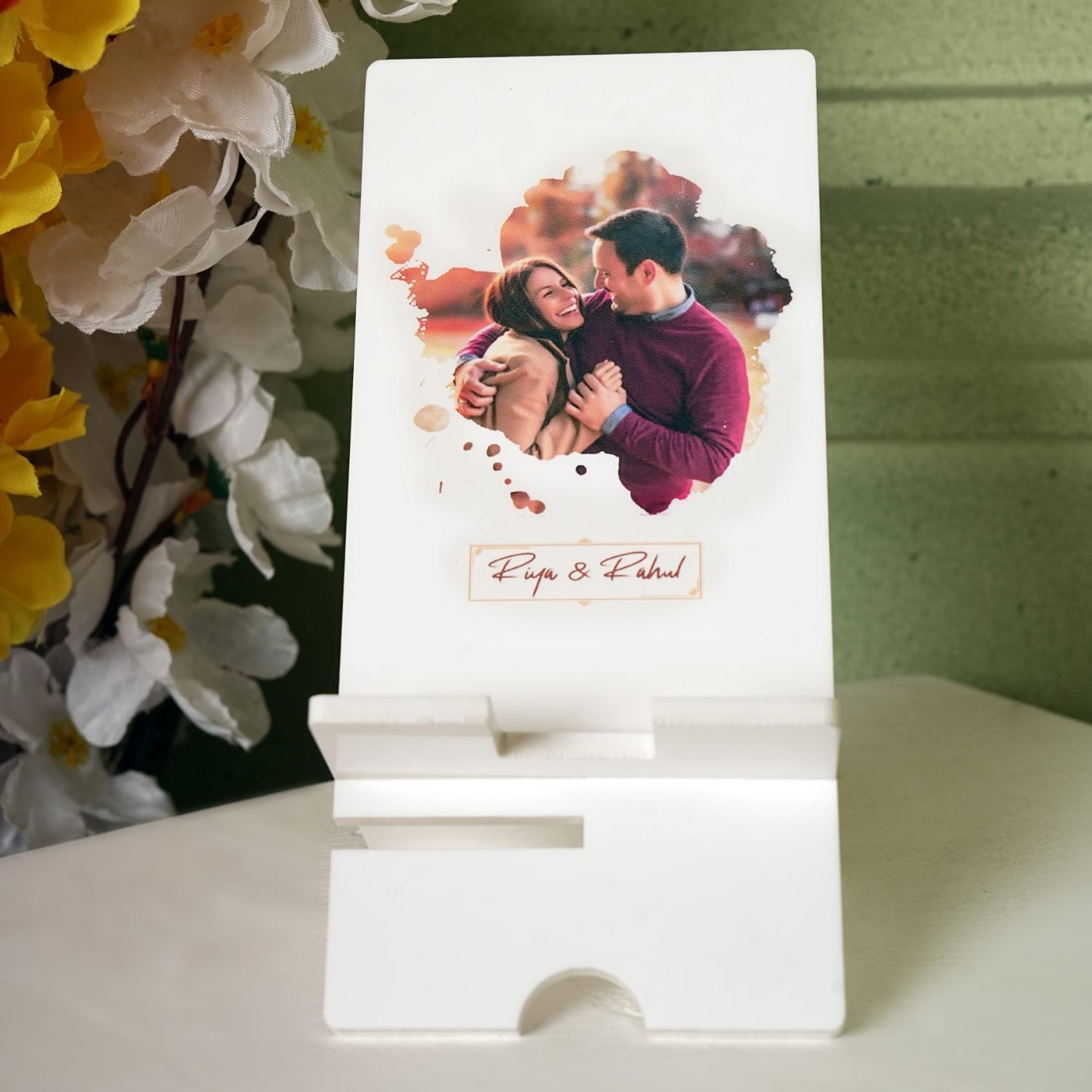 Personalized Acrylic Mobile Stand – A Blend of Utility and Style