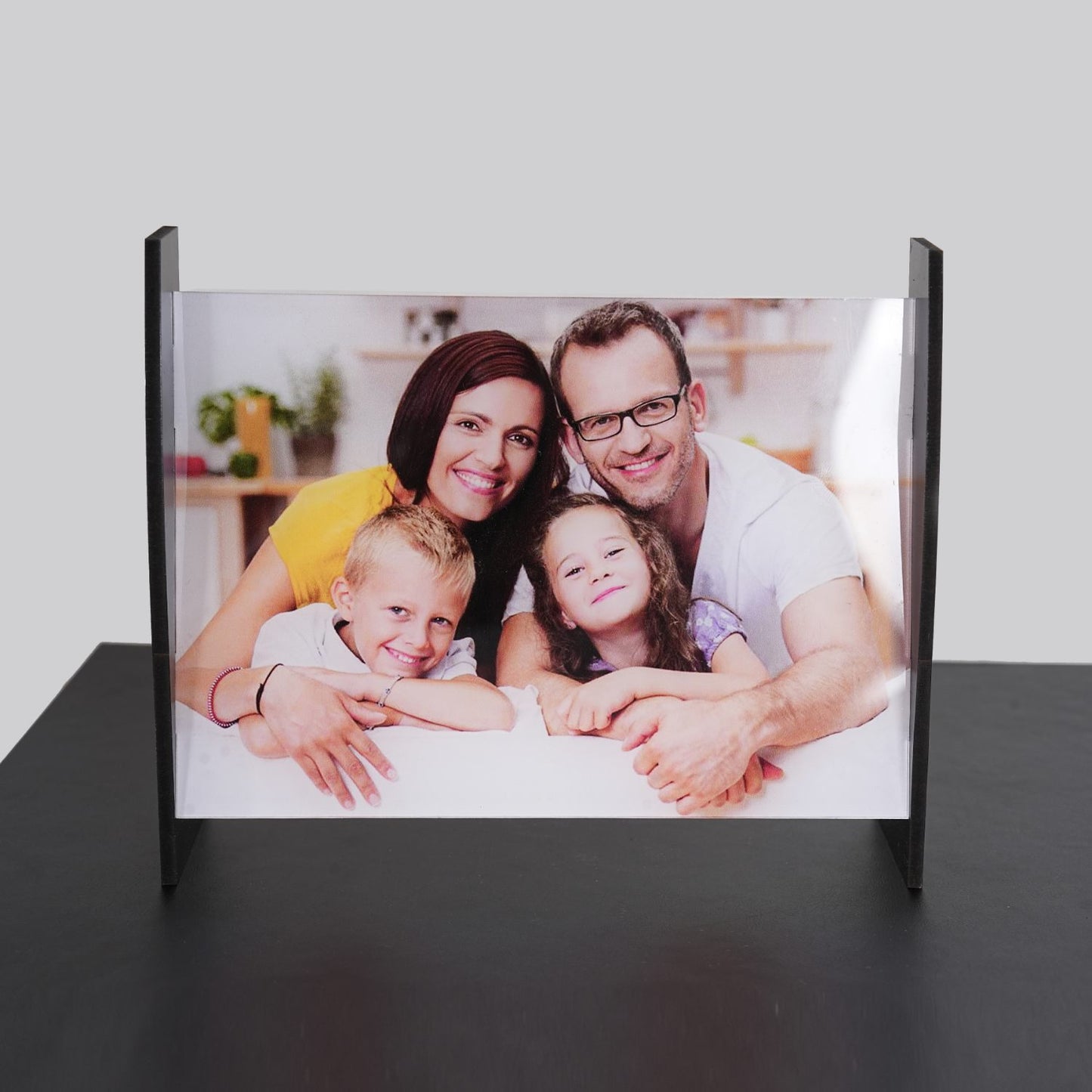 Personalized Acrylic Photo Frame – Horizontal Elegance (5x7 Inch)